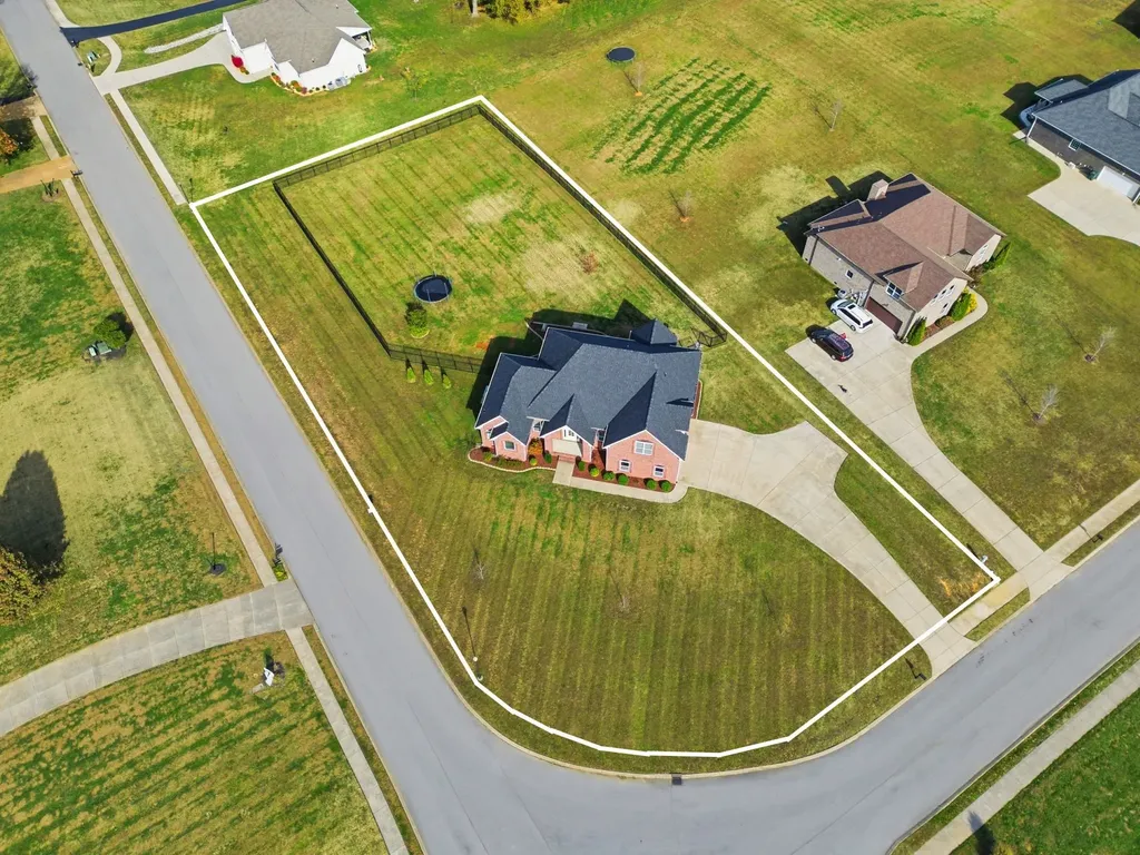 1027 Founders Lane Portland TN 37148