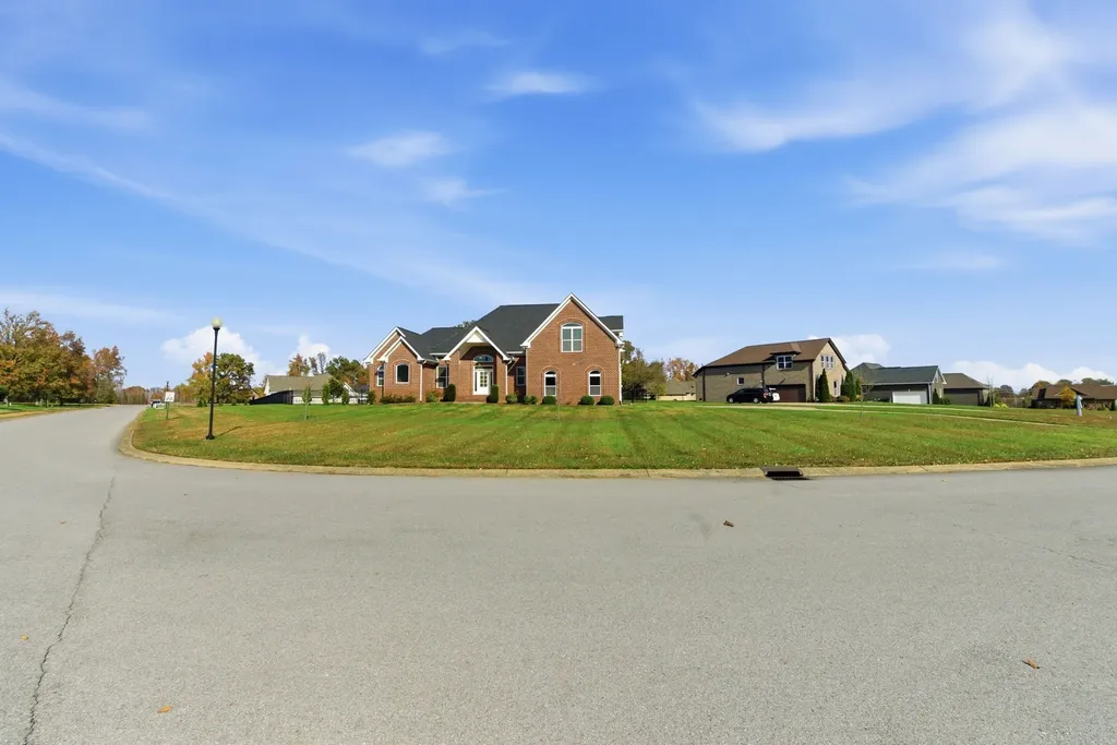 1027 Founders Lane Portland TN 37148