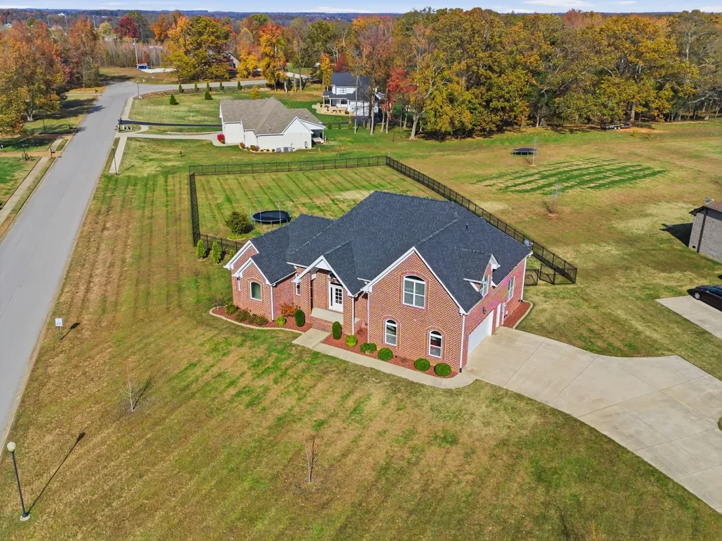 1027 Founders Lane Portland TN 37148