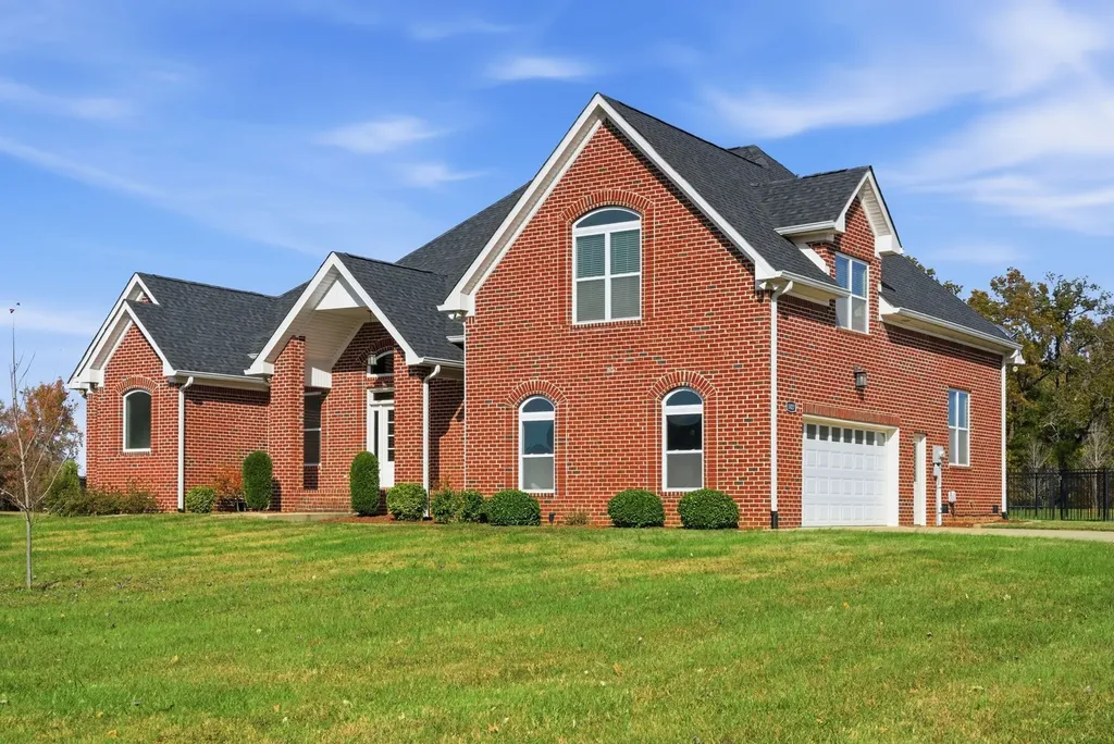 1027 Founders Lane Portland TN 37148