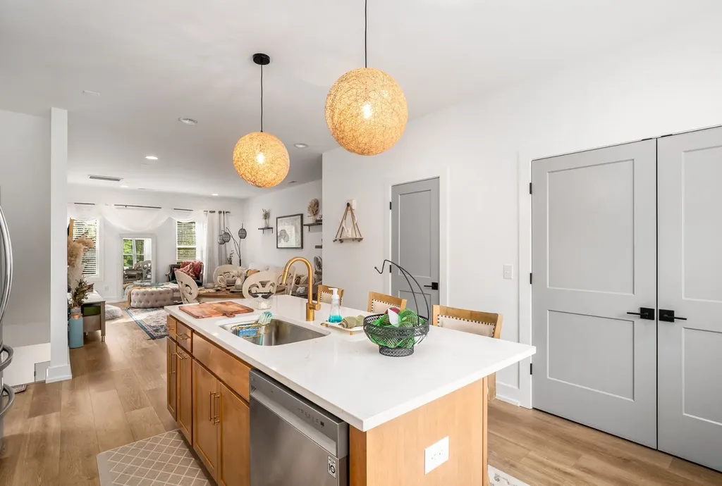 862 Sharpe Ave, W Nashville TN 37206