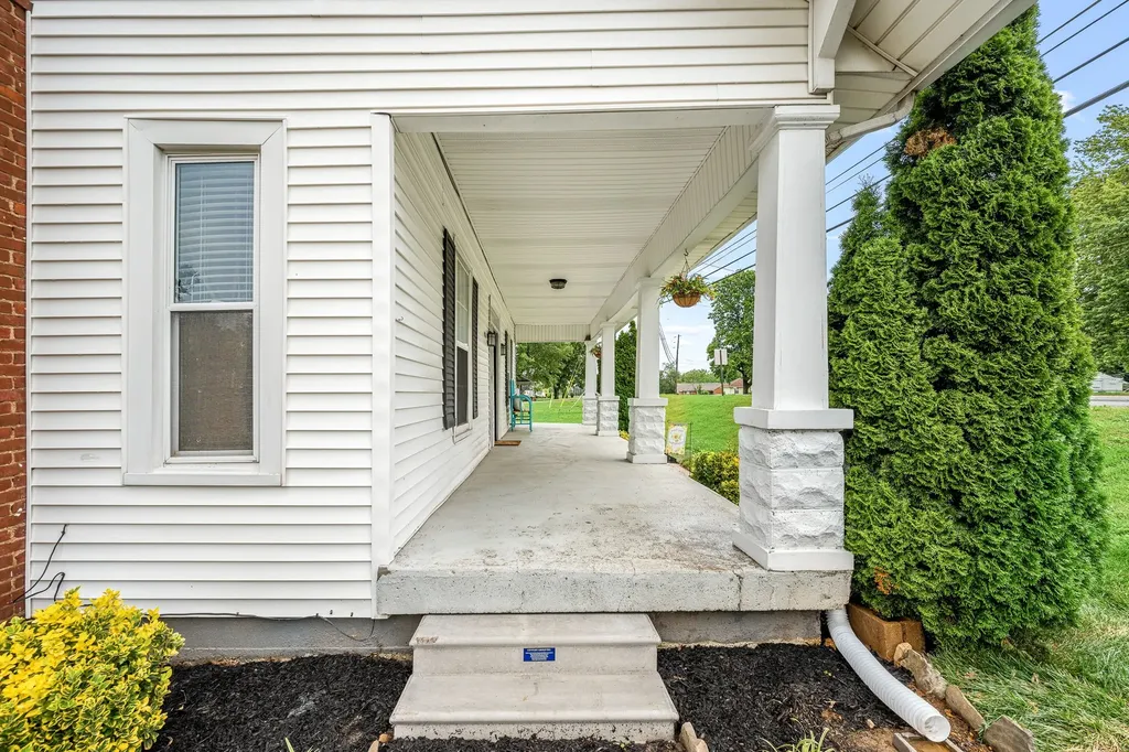 634 Hwy 52, E Portland TN 37148