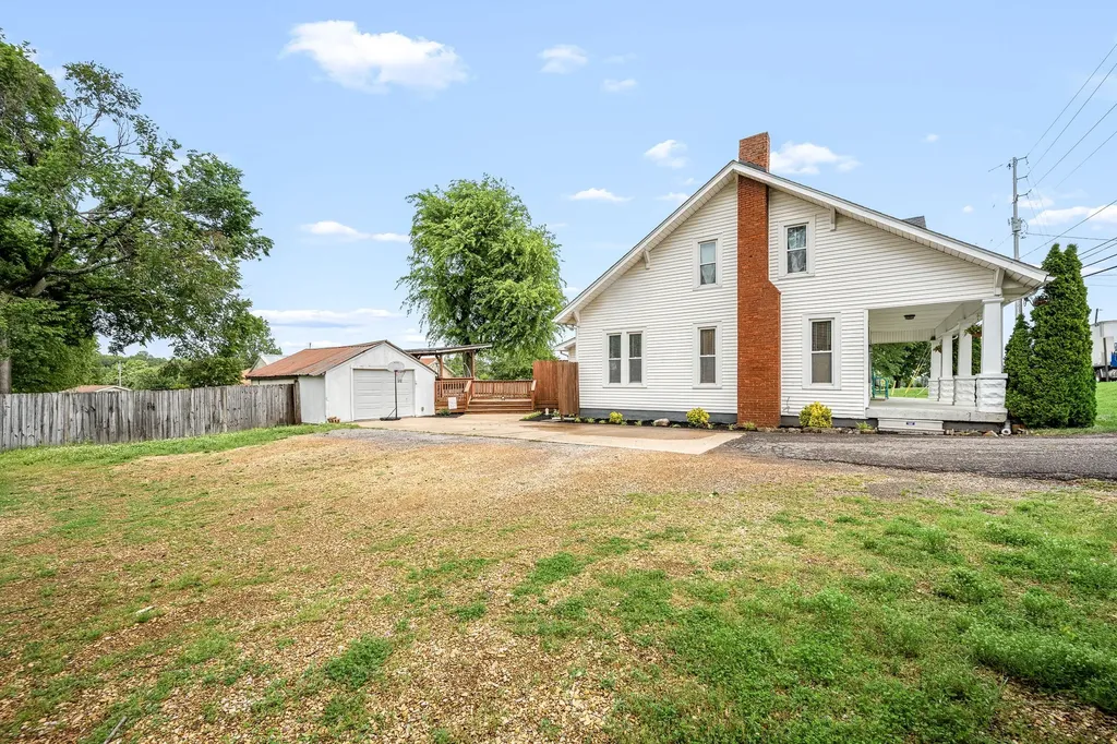 634 Hwy 52, E Portland TN 37148