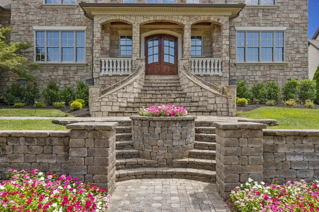 201 Higginson Pl, S Gallatin TN 37066