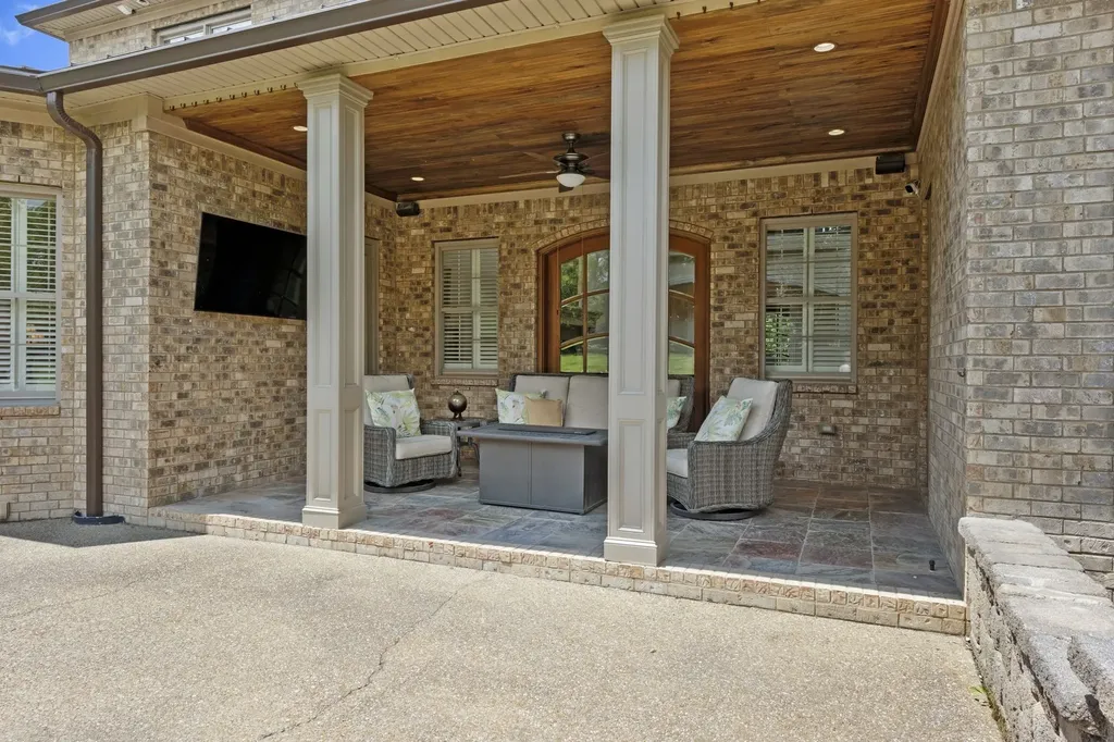 201 Higginson Pl, S Gallatin TN 37066