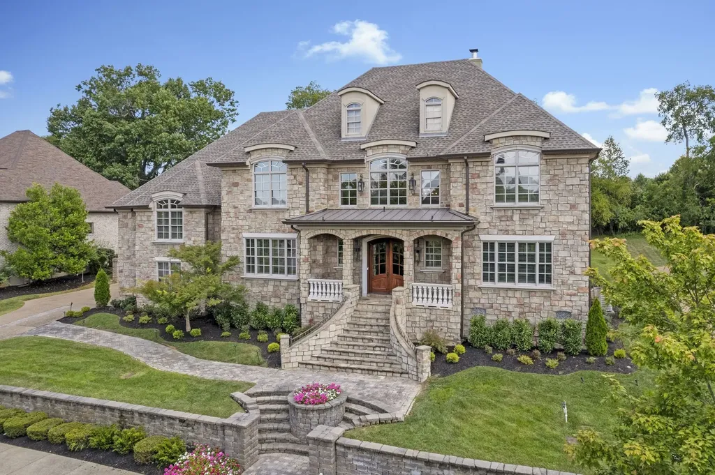 201 Higginson Pl, S Gallatin TN 37066