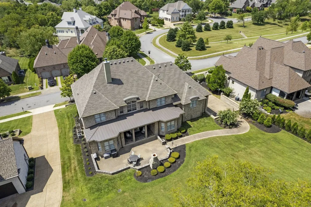 201 Higginson Pl, S Gallatin TN 37066