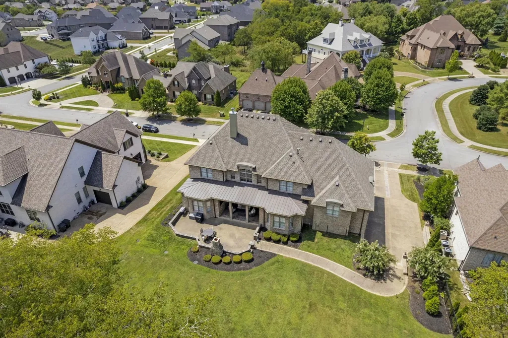 201 Higginson Pl, S Gallatin TN 37066
