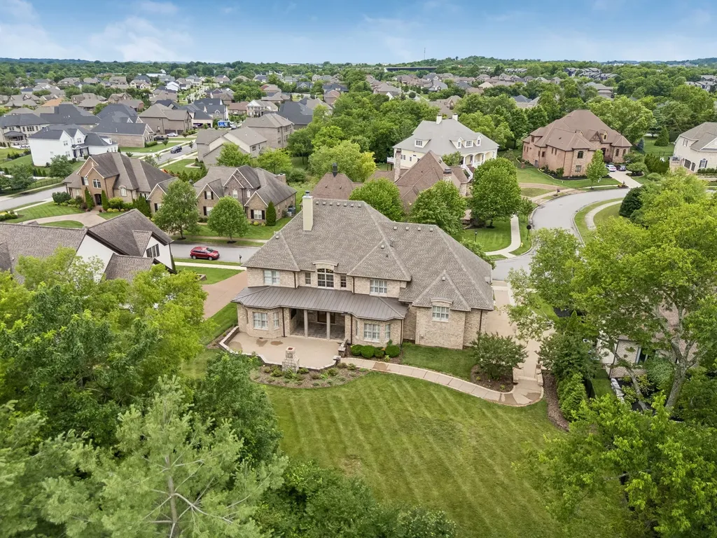 201 Higginson Pl, S Gallatin TN 37066
