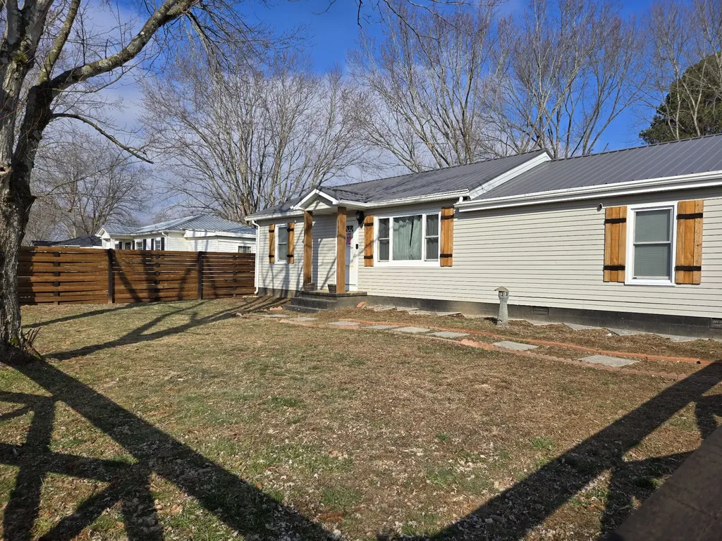 306 Johnson Street Lawrenceburg TN 38464