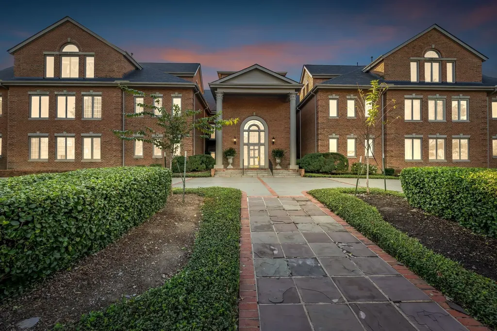 3733 West End Avenue Nashville TN 37205