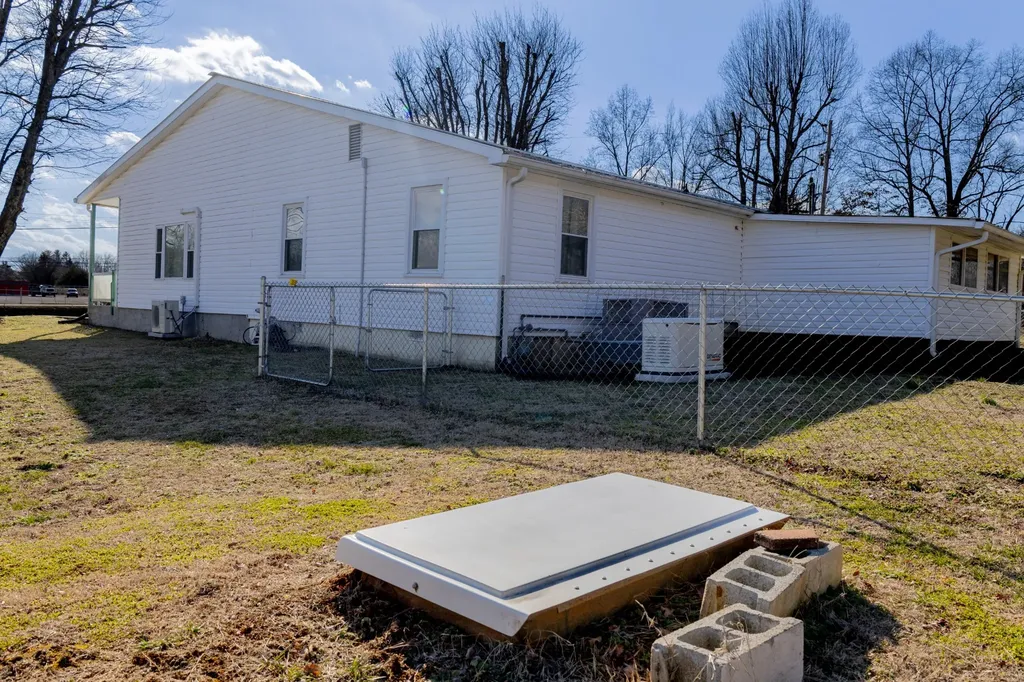 6760 Smithville Highway Sparta TN 38583