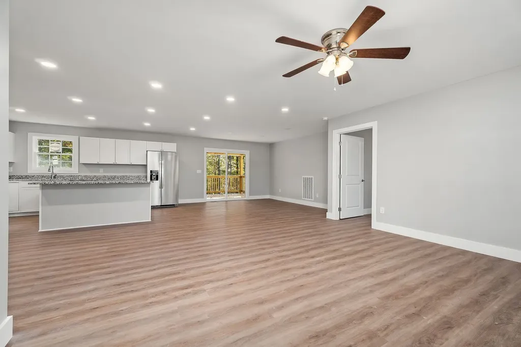 1053 Benton Tidwell Road Hilham TN 38568