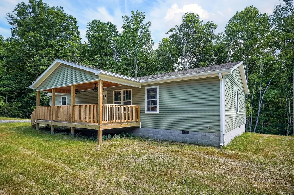 1053 Benton Tidwell Road Hilham TN 38568