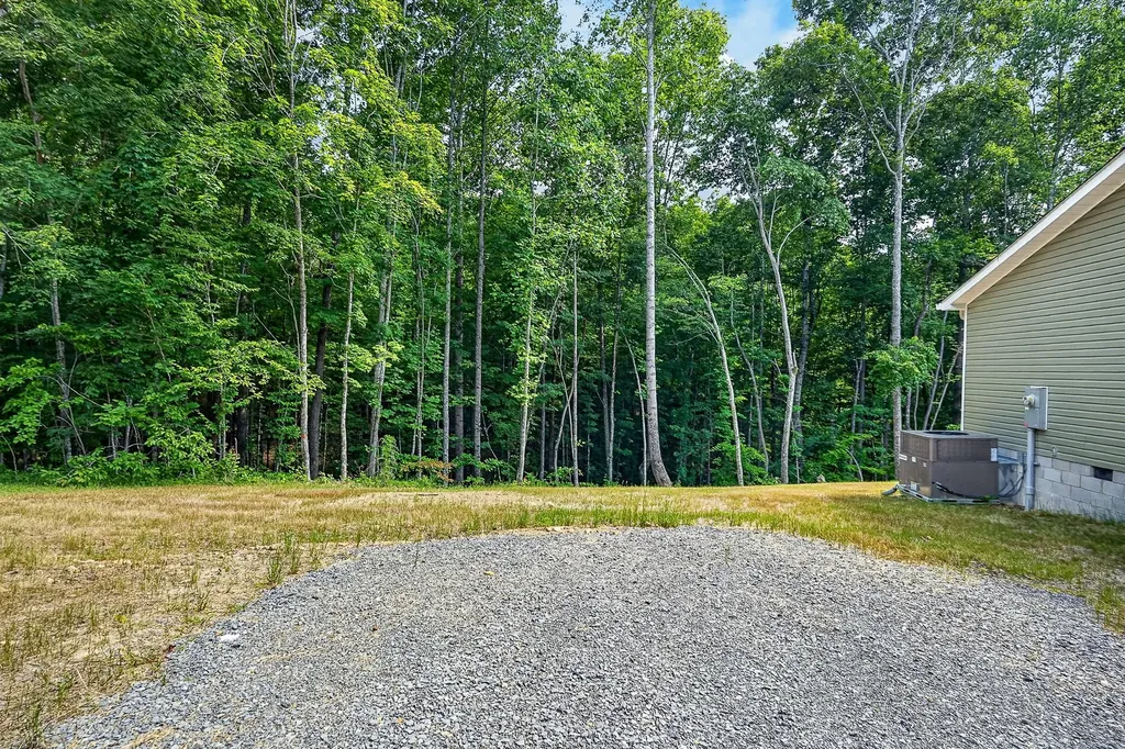 1053 Benton Tidwell Road Hilham TN 38568