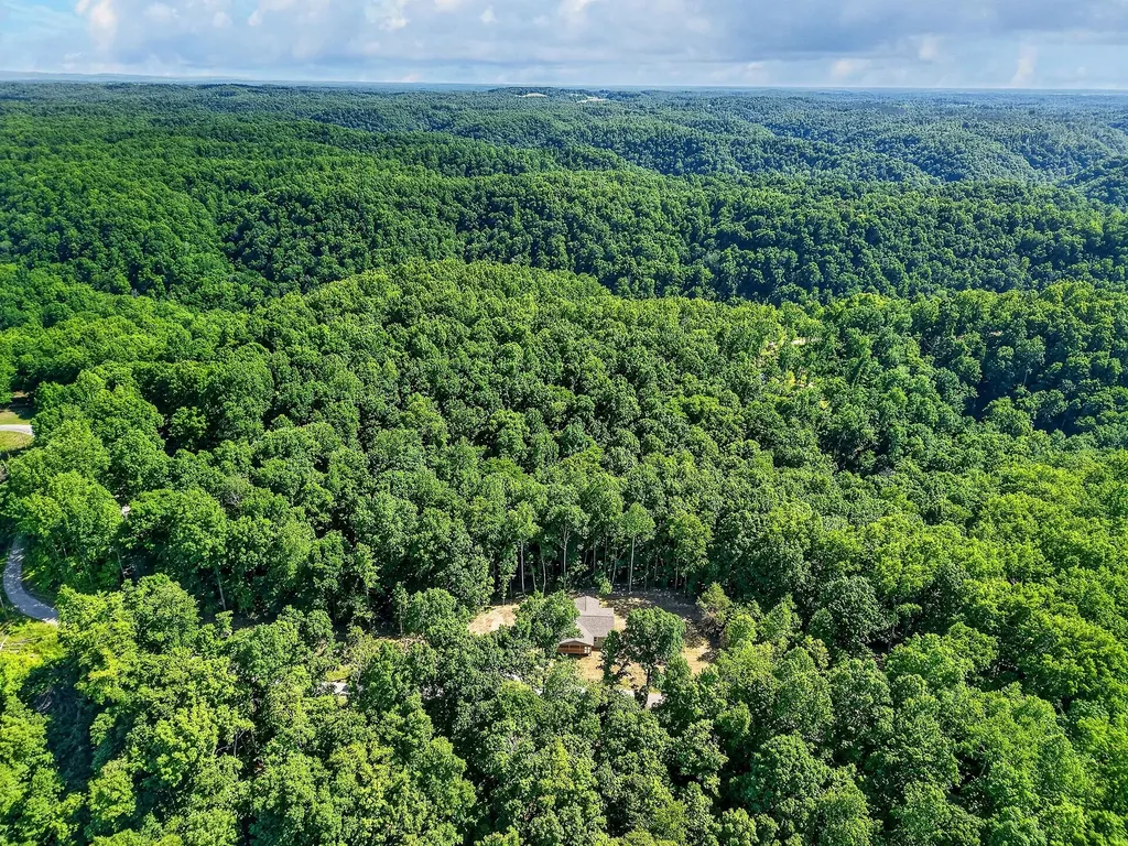 1053 Benton Tidwell Road Hilham TN 38568