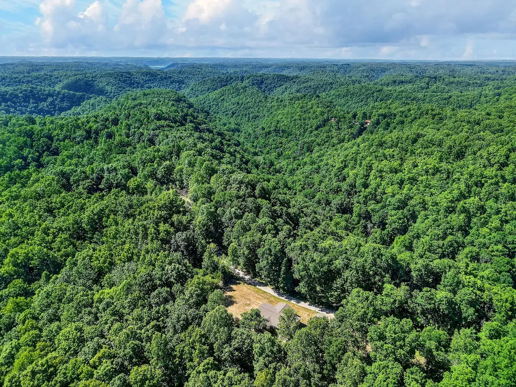 1053 Benton Tidwell Road Hilham TN 38568