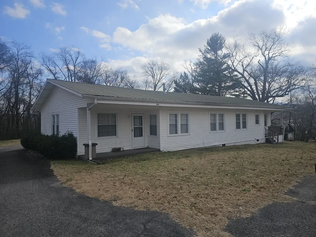 210 Twin Oaks Road Mcminnville TN 37110