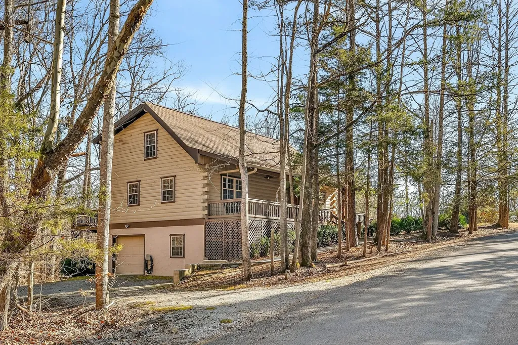 1105 Fairways Drive Smithville TN 37166