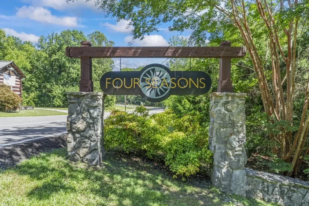 1105 Fairways Drive Smithville TN 37166
