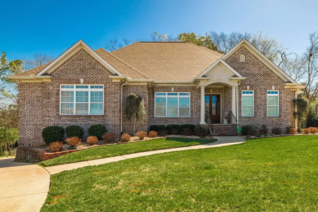 115 Galway Lk, S Hendersonville TN 37075