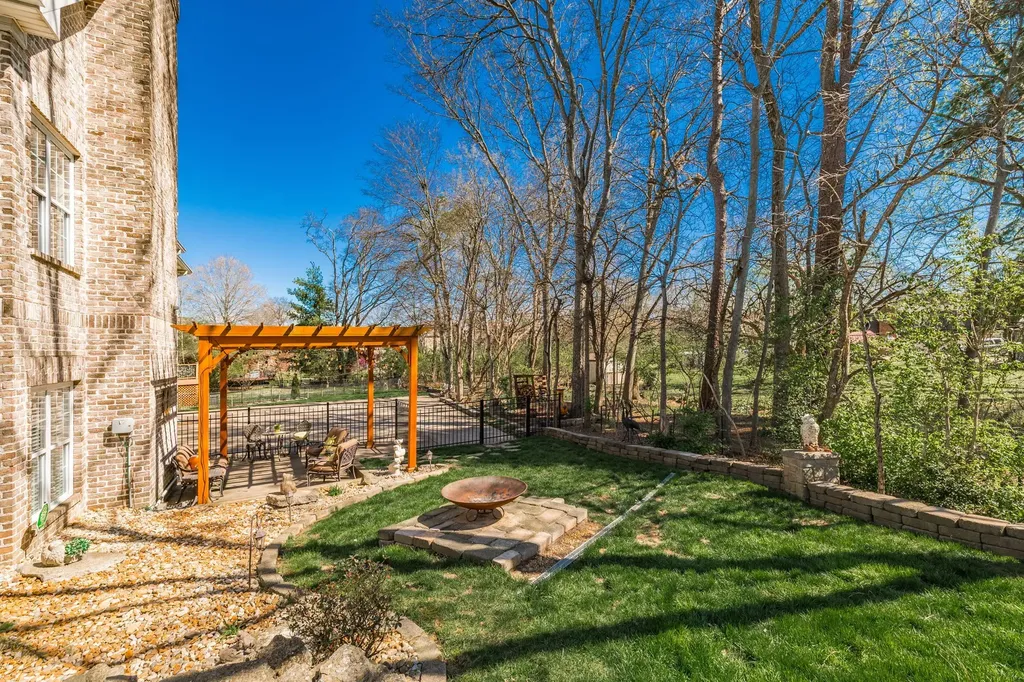 115 Galway Lk, S Hendersonville TN 37075