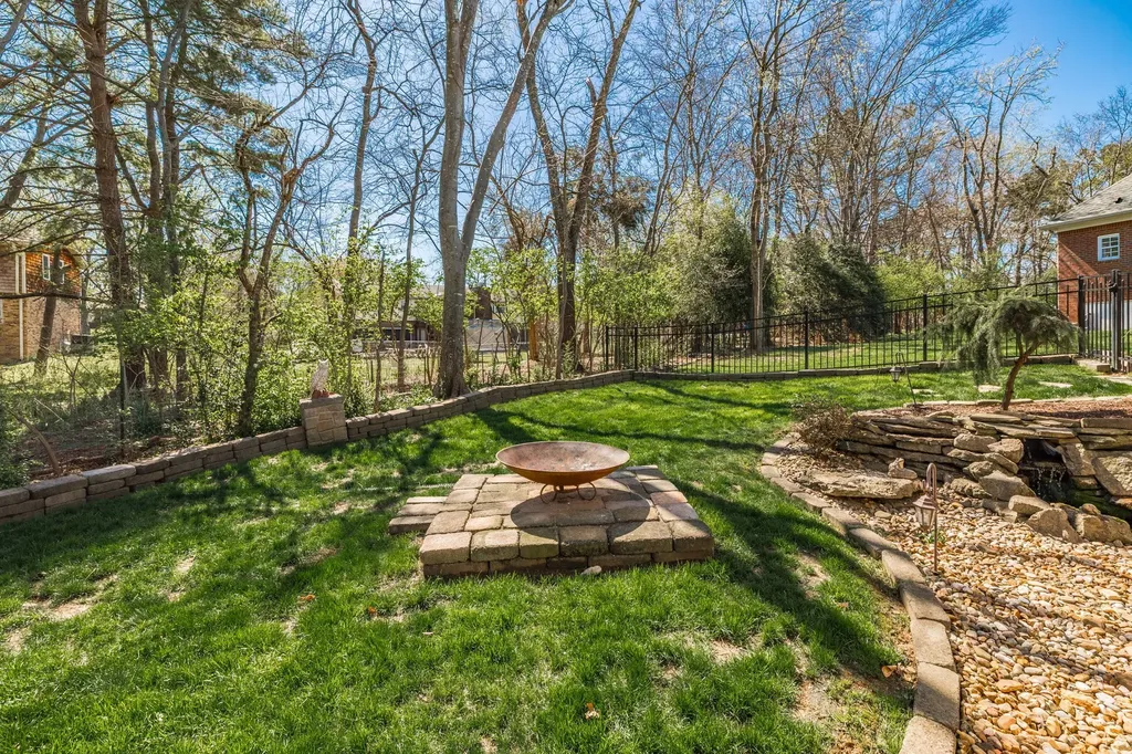 115 Galway Lk, S Hendersonville TN 37075