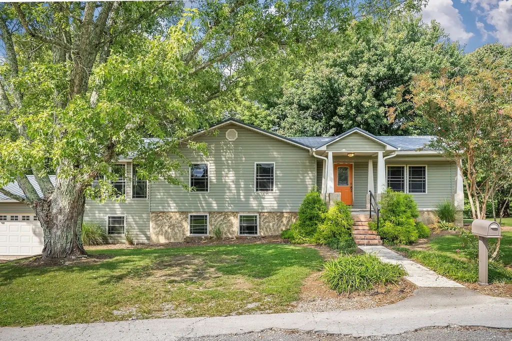 571 Larry Davis Street Spencer TN 38585