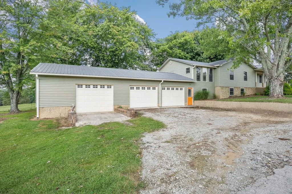 571 Larry Davis Street Spencer TN 38585