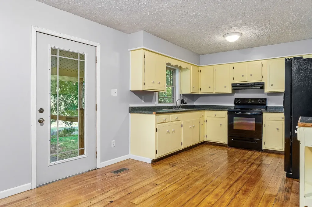 571 Larry Davis Street Spencer TN 38585