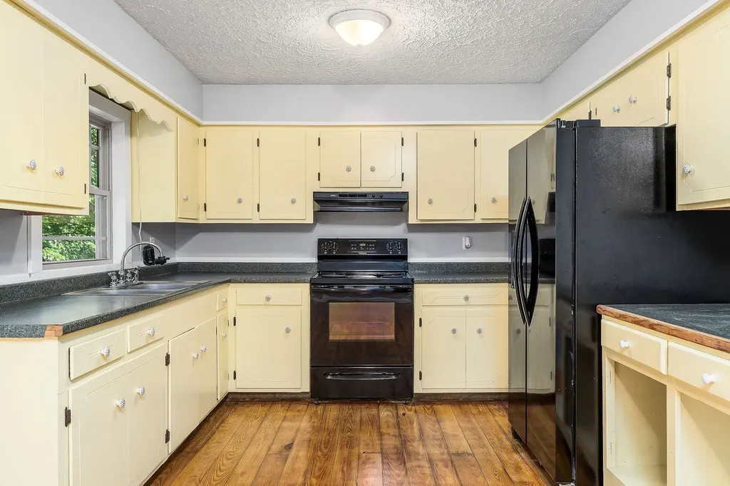 571 Larry Davis Street Spencer TN 38585