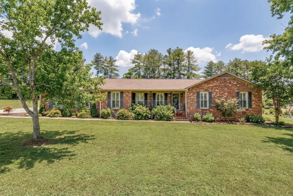 1886 Wellsbrook Drive Fayetteville TN 37334