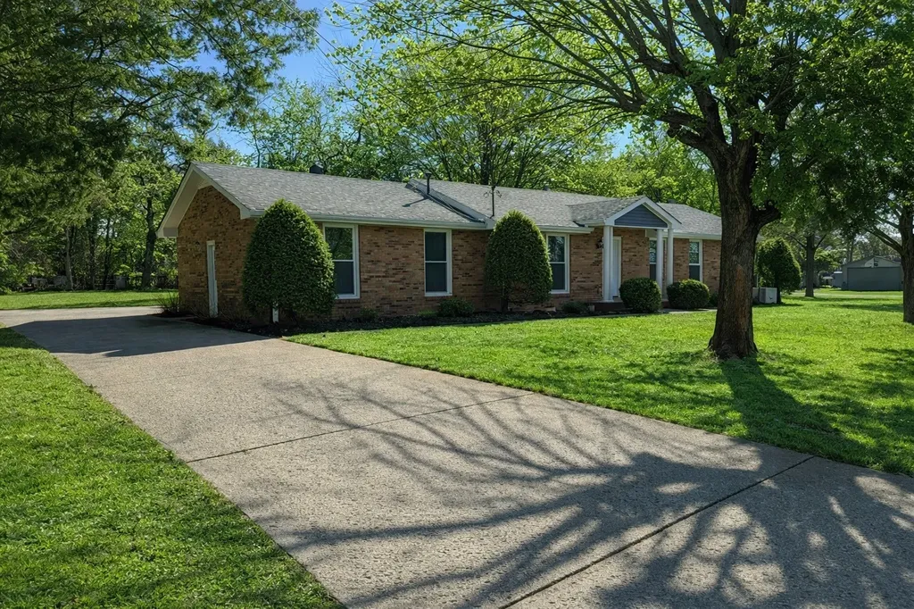 135 Dana Drive Hendersonville TN 37075