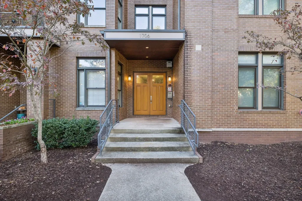 1706 18th Ave, S Nashville TN 37212