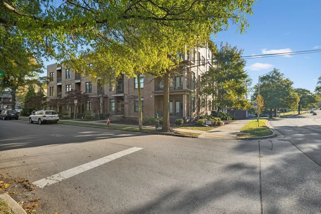 1706 18th Ave, S Nashville TN 37212