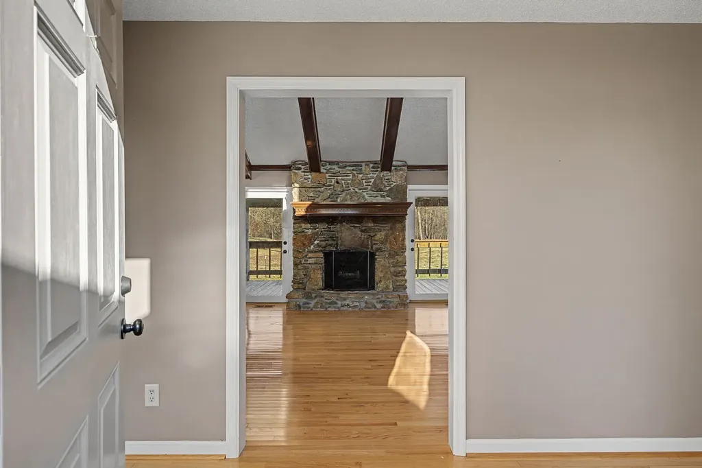 634 Still Pond Road Columbia TN 38401