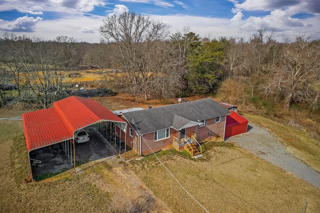 9134 Belk Road Smithville TN 37166