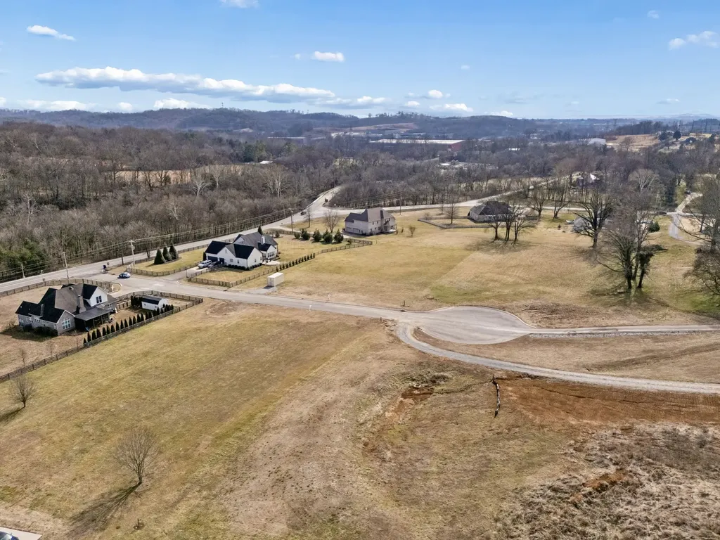 102 Heirloom Lane Columbia TN 38401