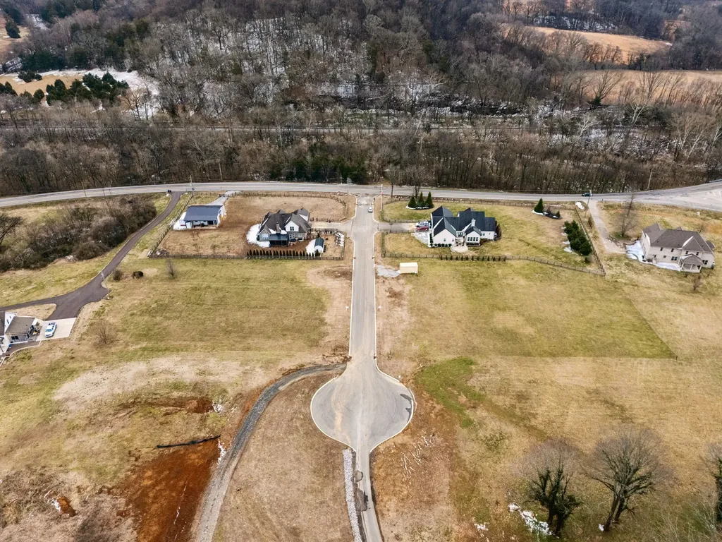 102 Heirloom Lane Columbia TN 38401