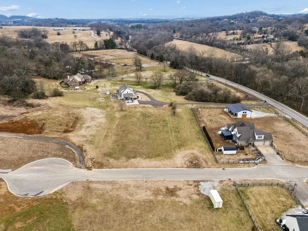 102 Heirloom Lane Columbia TN 38401