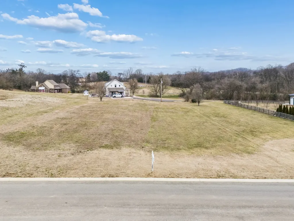 102 Heirloom Lane Columbia TN 38401