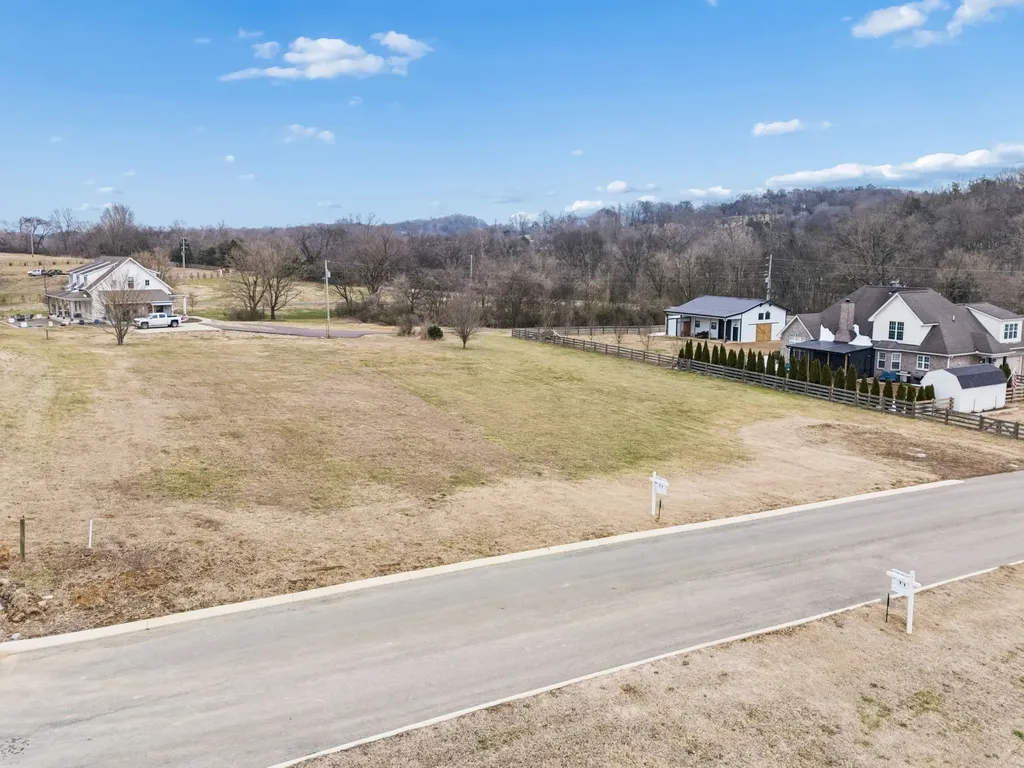102 Heirloom Lane Columbia TN 38401