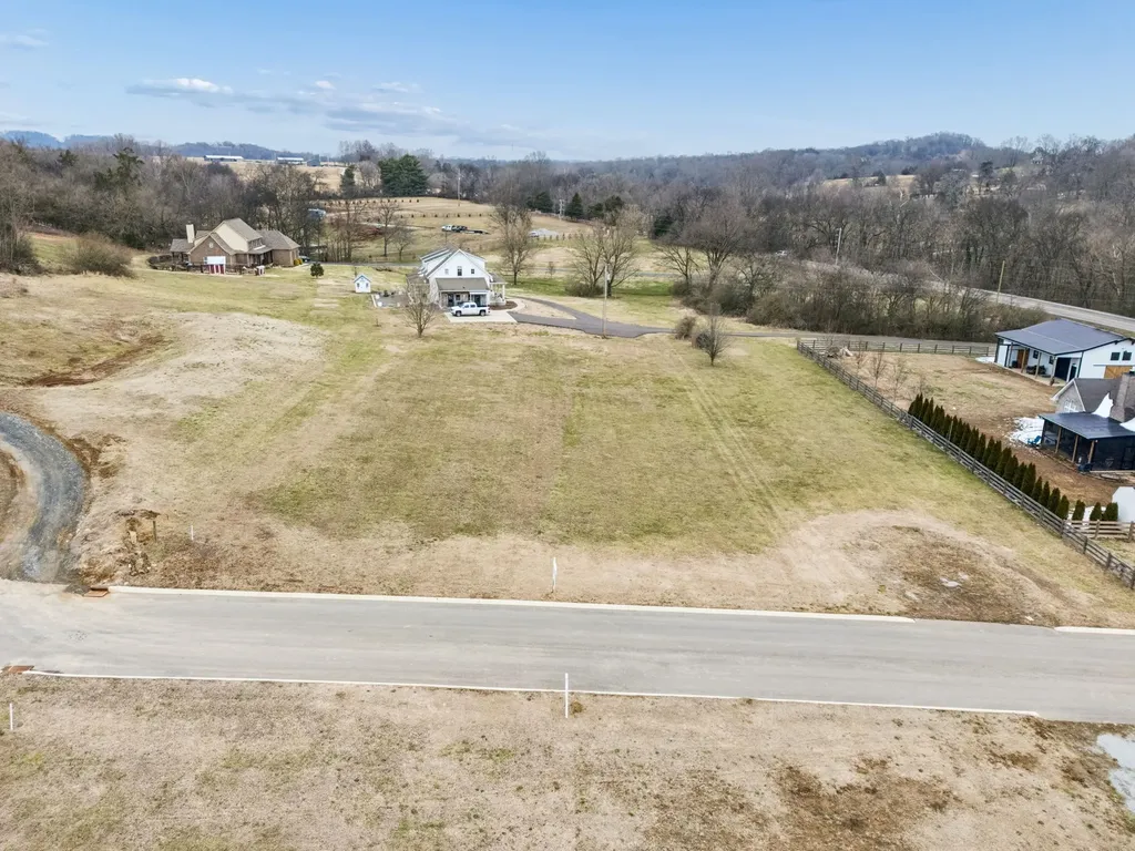 102 Heirloom Lane Columbia TN 38401
