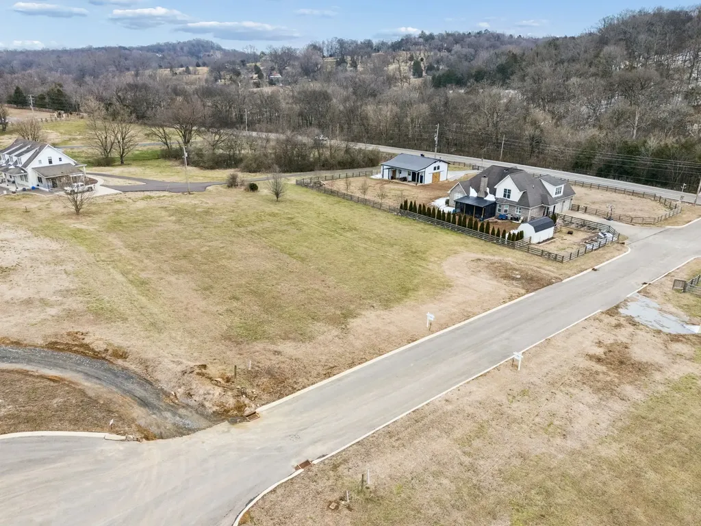 102 Heirloom Lane Columbia TN 38401