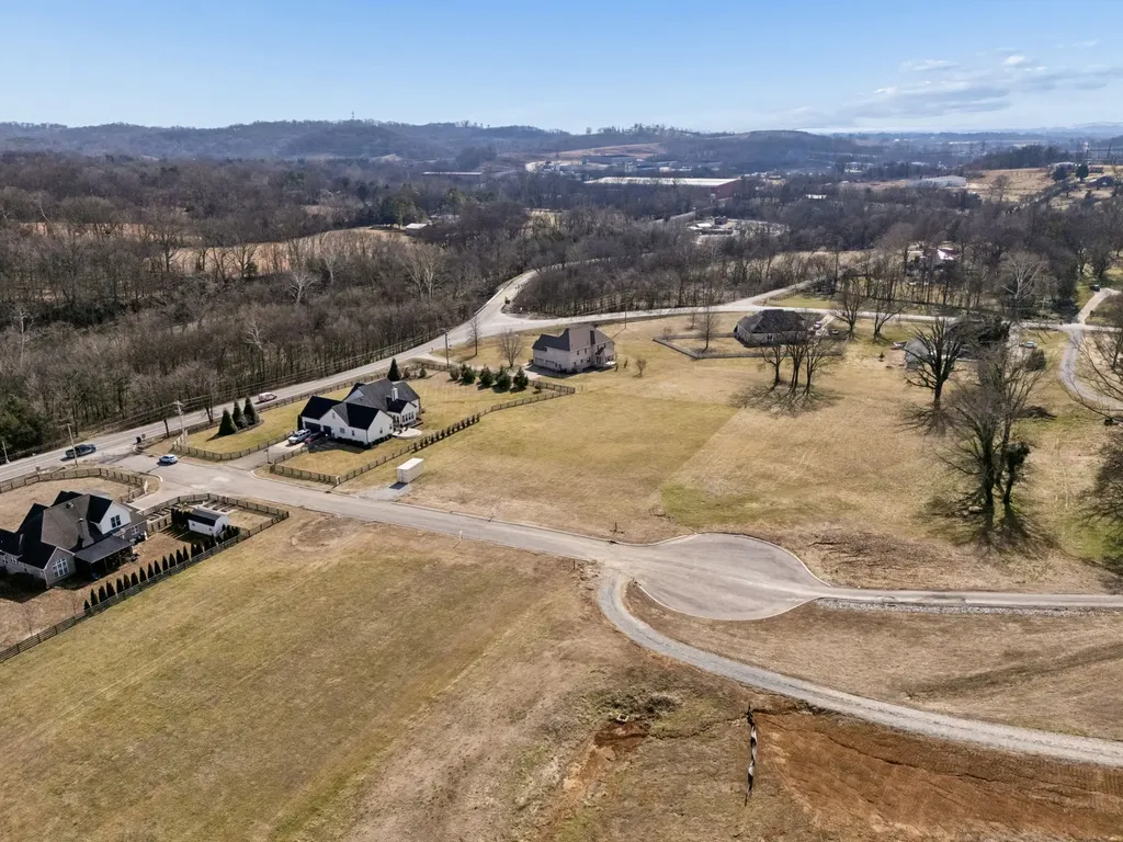 102 Heirloom Lane Columbia TN 38401