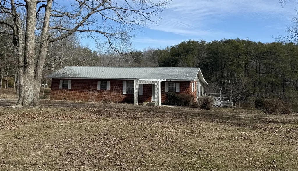 115 Lake Shore Drive Pikeville TN 37367