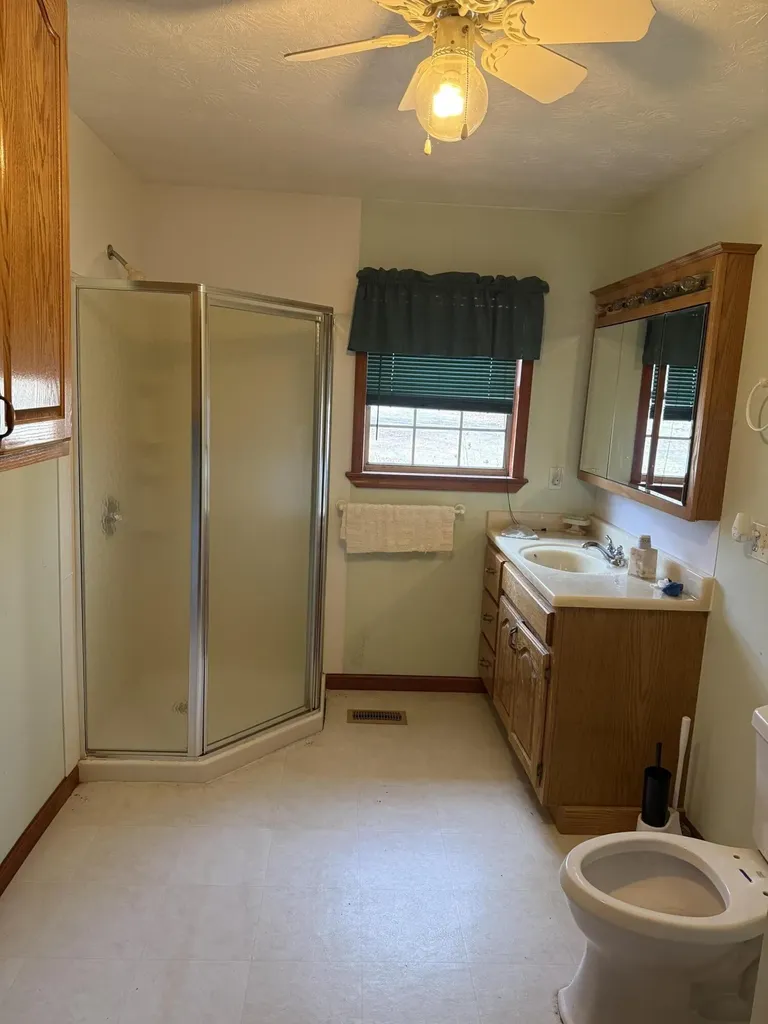 115 Lake Shore Drive Pikeville TN 37367