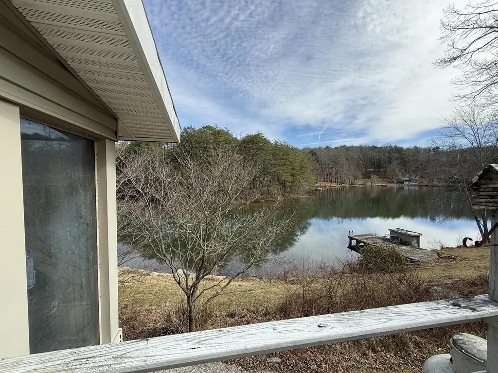 115 Lake Shore Drive Pikeville TN 37367