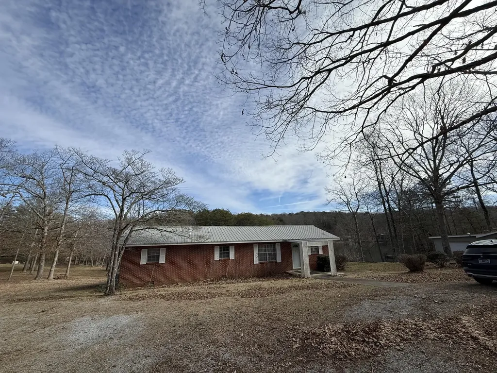 115 Lake Shore Drive Pikeville TN 37367