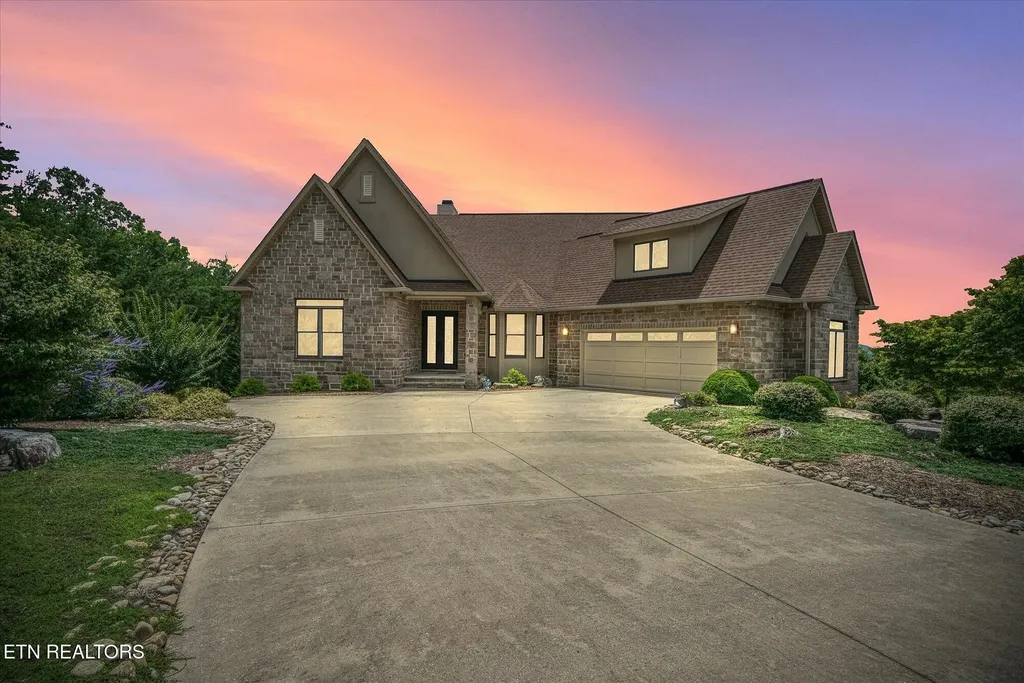 61 Bluff View Court Crossville TN 38558